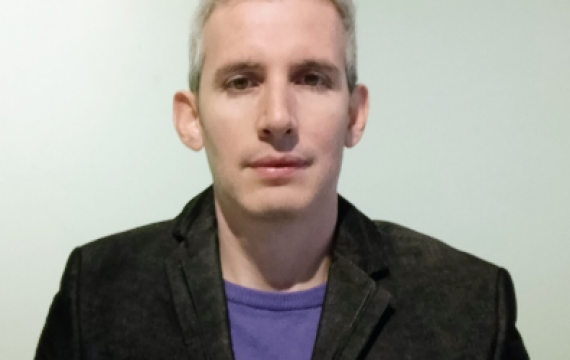 Lemas de Hopf y comportamiento en la frontera de soluciones a problemas fraccionarios en espacios de Orlicz-Sobolev